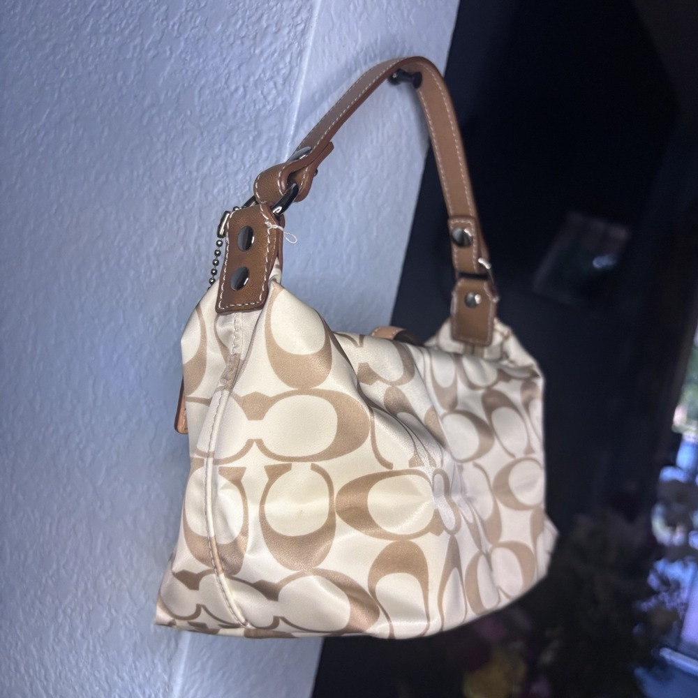 Vintage Y2K Coach Shoulder Bag Purse signature C monogram Baby White Beige - Picture 4 of 8